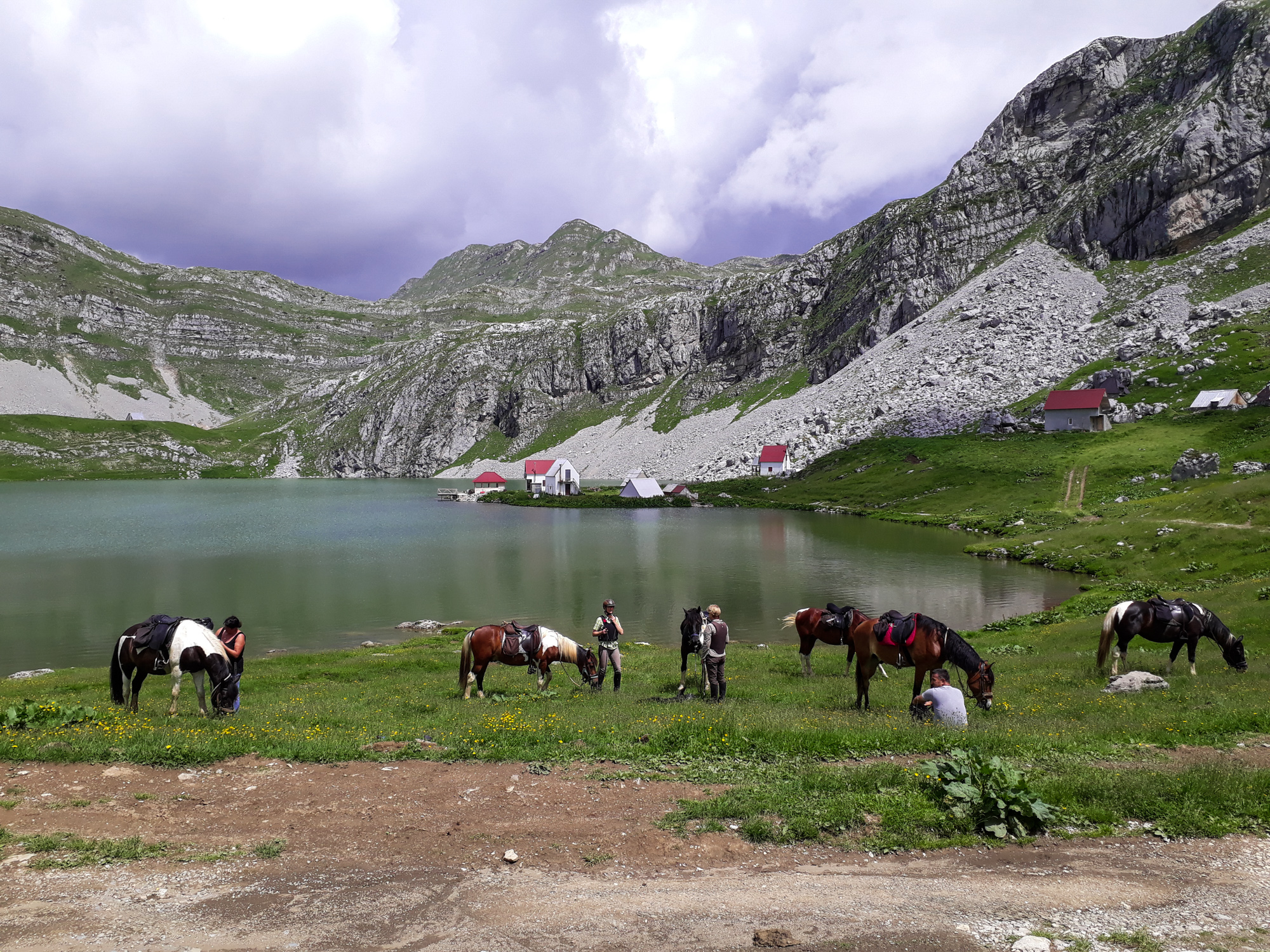 Te paard in Montenegro - Vakantie te paard / Reisbureau Perla