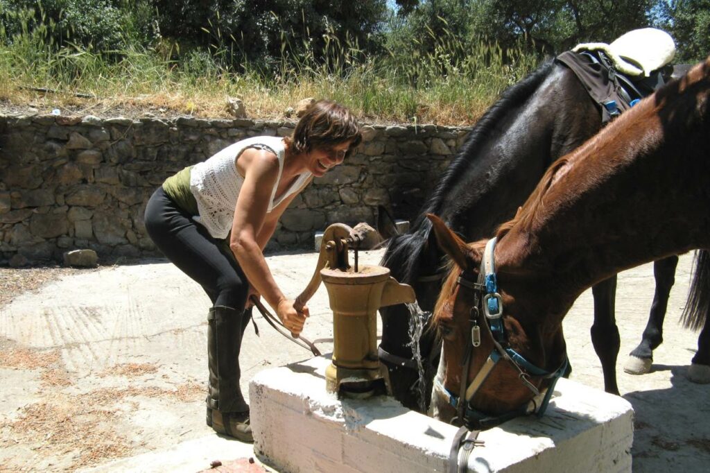 Zon en blije gezichten in Kreta - Vakantie te paard / Reisbureau Perlan