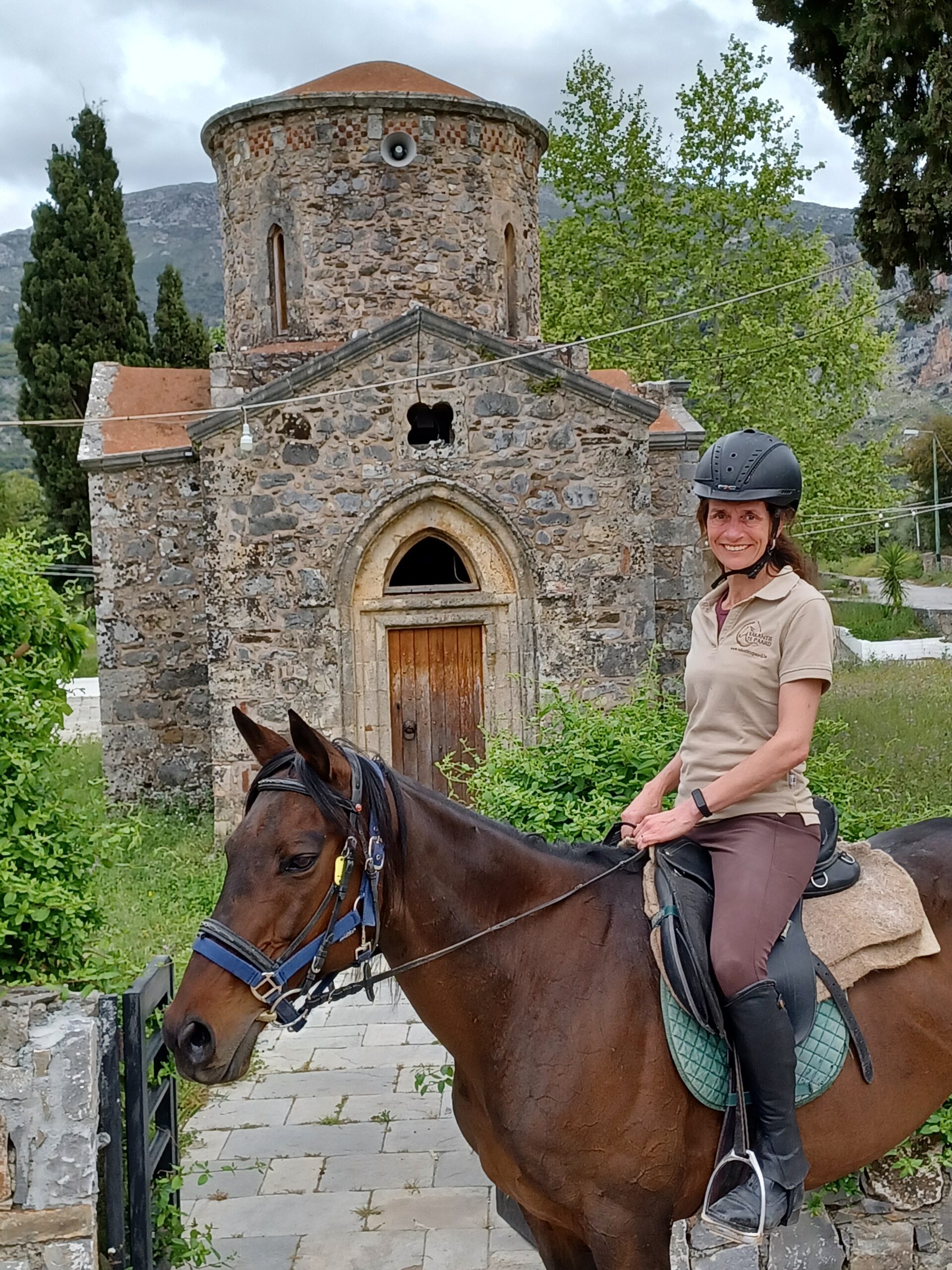 zaakvoerder Stephanie te paard in Kreta