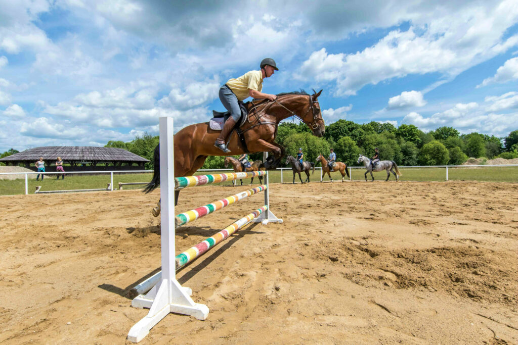 jumping tijdens paardrijvakantie